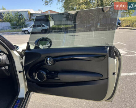 Белый Мини Купер, объемом двигателя 2 л и пробегом 133 тыс. км за 13333 $, фото 23 на Automoto.ua