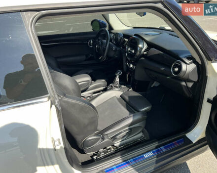 Белый Мини Купер, объемом двигателя 2 л и пробегом 133 тыс. км за 13333 $, фото 28 на Automoto.ua