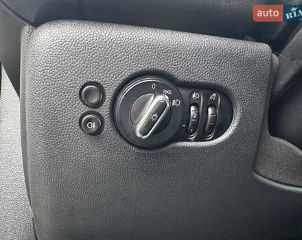 Білий Міні Cooper, об'ємом двигуна 1.3 л та пробігом 122 тис. км за 5999 $, фото 50 на Automoto.ua