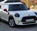 Белый Мини Купер, объемом двигателя 1.5 л и пробегом 158 тыс. км за 10600 $, фото 1 на Automoto.ua