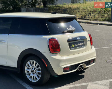 Белый Мини Купер, объемом двигателя 2 л и пробегом 133 тыс. км за 13333 $, фото 9 на Automoto.ua