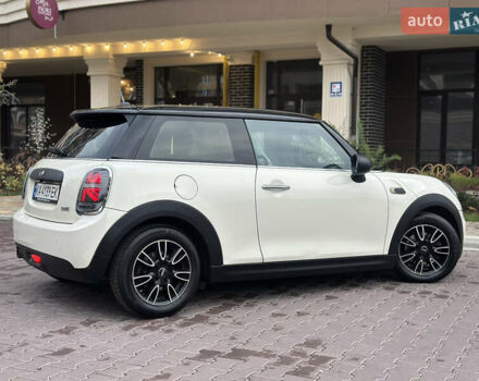 Білий Міні Cooper, об'ємом двигуна 1.3 л та пробігом 122 тис. км за 5999 $, фото 7 на Automoto.ua