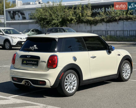 Белый Мини Купер, объемом двигателя 2 л и пробегом 133 тыс. км за 13333 $, фото 8 на Automoto.ua
