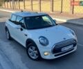 Білий Міні Cooper, об'ємом двигуна 1.5 л та пробігом 204 тис. км за 9999 $, фото 1 на Automoto.ua