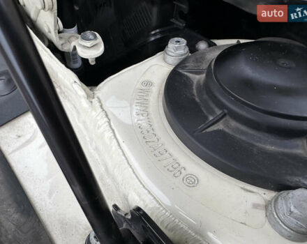 Білий Міні Cooper, об'ємом двигуна 1.3 л та пробігом 122 тис. км за 5999 $, фото 53 на Automoto.ua