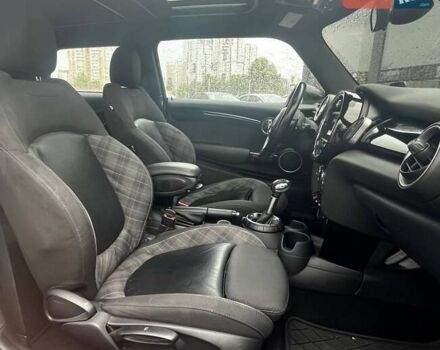 Белый Мини Купер, объемом двигателя 2 л и пробегом 154 тыс. км за 15690 $, фото 13 на Automoto.ua