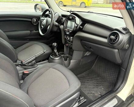 Белый Мини Купер, объемом двигателя 1.2 л и пробегом 122 тыс. км за 8500 $, фото 6 на Automoto.ua