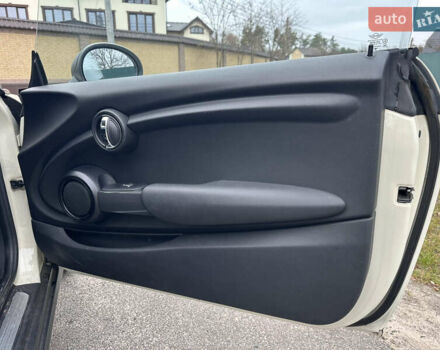 Білий Міні Cooper, об'ємом двигуна 1.3 л та пробігом 122 тис. км за 5900 $, фото 18 на Automoto.ua