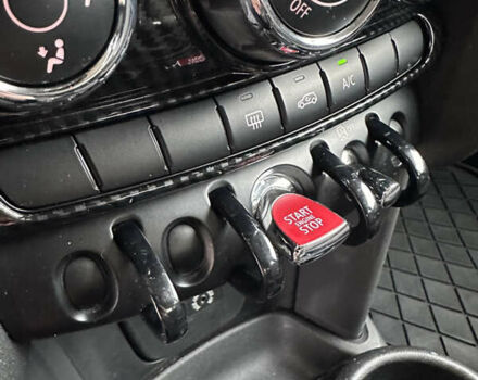 Білий Міні Cooper, об'ємом двигуна 1.3 л та пробігом 122 тис. км за 5999 $, фото 35 на Automoto.ua