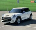 Белый Мини Купер, объемом двигателя 2 л и пробегом 133 тыс. км за 13333 $, фото 3 на Automoto.ua