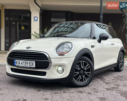 Білий Міні Cooper, об'ємом двигуна 1.3 л та пробігом 122 тис. км за 5999 $, фото 12 на Automoto.ua