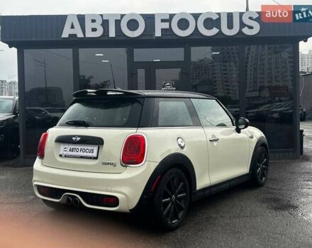 Белый Мини Купер, объемом двигателя 2 л и пробегом 154 тыс. км за 15690 $, фото 6 на Automoto.ua