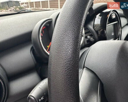 Білий Міні Cooper, об'ємом двигуна 1.3 л та пробігом 122 тис. км за 5999 $, фото 30 на Automoto.ua