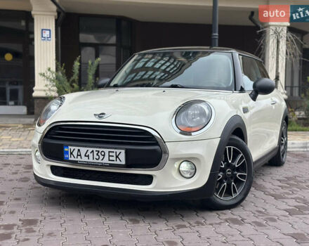 Білий Міні Cooper, об'ємом двигуна 1.3 л та пробігом 122 тис. км за 5999 $, фото 11 на Automoto.ua