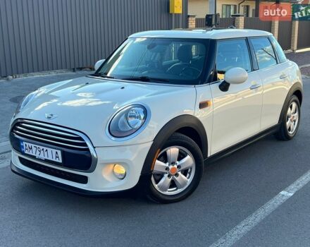 Білий Міні Cooper, об'ємом двигуна 1.5 л та пробігом 204 тис. км за 9999 $, фото 6 на Automoto.ua