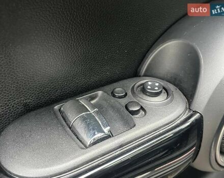 Белый Мини Купер, объемом двигателя 2 л и пробегом 154 тыс. км за 15690 $, фото 7 на Automoto.ua