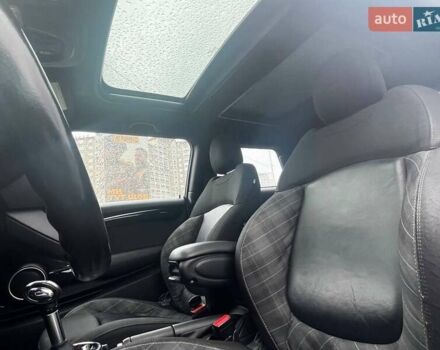 Белый Мини Купер, объемом двигателя 2 л и пробегом 154 тыс. км за 15690 $, фото 15 на Automoto.ua