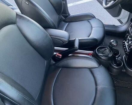 Білий Міні Cooper, об'ємом двигуна 1.6 л та пробігом 159 тис. км за 12500 $, фото 12 на Automoto.ua