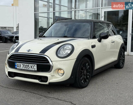Білий Міні Cooper, об'ємом двигуна 1.5 л та пробігом 91 тис. км за 10500 $, фото 2 на Automoto.ua