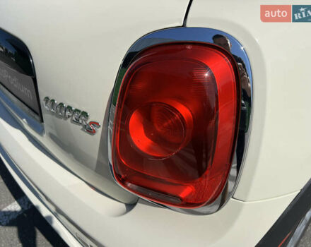 Белый Мини Купер, объемом двигателя 2 л и пробегом 133 тыс. км за 13333 $, фото 13 на Automoto.ua