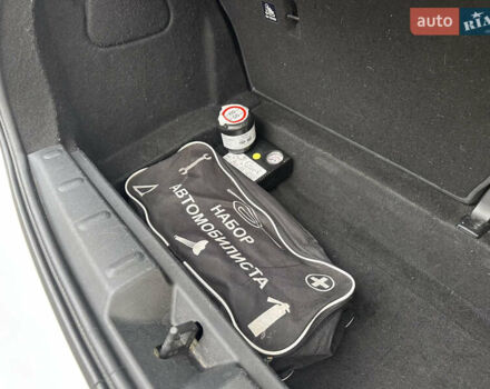 Білий Міні Cooper, об'ємом двигуна 1.3 л та пробігом 122 тис. км за 5999 $, фото 43 на Automoto.ua