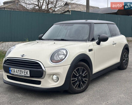 Білий Міні Cooper, об'ємом двигуна 1.3 л та пробігом 122 тис. км за 5900 $, фото 1 на Automoto.ua