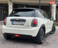 Білий Міні Cooper, об'ємом двигуна 1.3 л та пробігом 122 тис. км за 5999 $, фото 10 на Automoto.ua