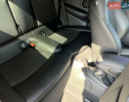 Белый Мини Купер, объемом двигателя 2 л и пробегом 133 тыс. км за 13333 $, фото 27 на Automoto.ua