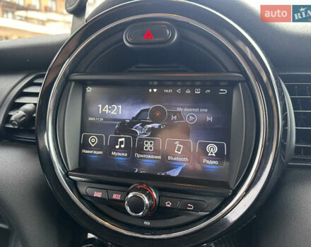 Білий Міні Cooper, об'ємом двигуна 1.3 л та пробігом 122 тис. км за 5999 $, фото 26 на Automoto.ua