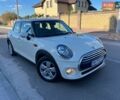 Білий Міні Cooper, об'ємом двигуна 1.5 л та пробігом 204 тис. км за 9999 $, фото 4 на Automoto.ua