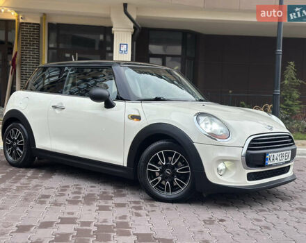 Білий Міні Cooper, об'ємом двигуна 1.3 л та пробігом 122 тис. км за 5999 $, фото 18 на Automoto.ua
