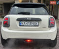 Білий Міні Cooper, об'ємом двигуна 1.3 л та пробігом 122 тис. км за 5999 $, фото 4 на Automoto.ua