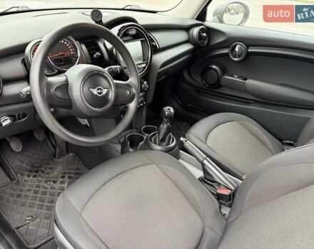 Белый Мини Купер, объемом двигателя 1.2 л и пробегом 122 тыс. км за 8500 $, фото 7 на Automoto.ua