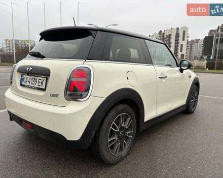 Белый Мини Купер, объемом двигателя 1.2 л и пробегом 122 тыс. км за 8500 $, фото 2 на Automoto.ua