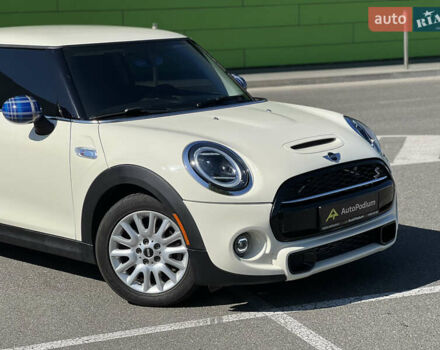 Белый Мини Купер, объемом двигателя 2 л и пробегом 133 тыс. км за 13333 $, фото 10 на Automoto.ua