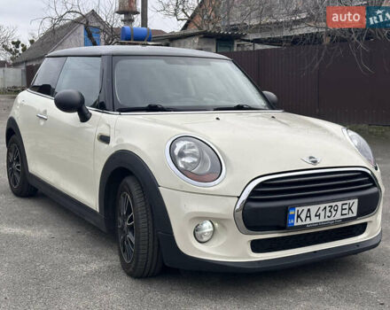 Білий Міні Cooper, об'ємом двигуна 1.3 л та пробігом 122 тис. км за 5900 $, фото 7 на Automoto.ua