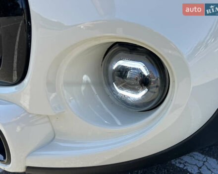 Белый Мини Купер, объемом двигателя 2 л и пробегом 133 тыс. км за 13333 $, фото 16 на Automoto.ua