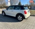 Білий Міні Cooper, об'ємом двигуна 1.5 л та пробігом 158 тис. км за 9800 $, фото 2 на Automoto.ua