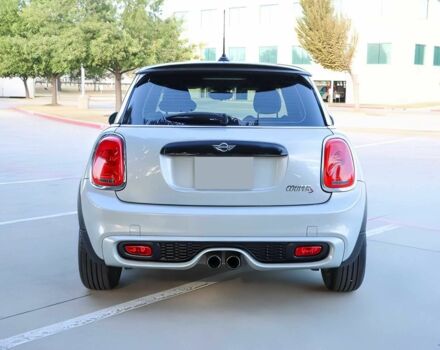 Белый Мини Купер, объемом двигателя 2 л и пробегом 72 тыс. км за 6200 $, фото 5 на Automoto.ua