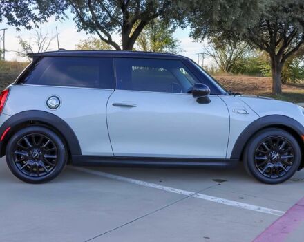 Белый Мини Купер, объемом двигателя 2 л и пробегом 72 тыс. км за 6200 $, фото 7 на Automoto.ua