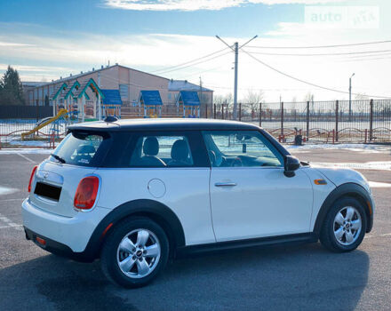 Білий Міні Cooper, об'ємом двигуна 1.5 л та пробігом 127 тис. км за 9450 $, фото 3 на Automoto.ua