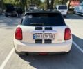 Белый Мини Купер, объемом двигателя 1.5 л и пробегом 142 тыс. км за 10900 $, фото 6 на Automoto.ua