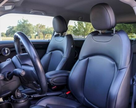 Белый Мини Купер, объемом двигателя 2 л и пробегом 72 тыс. км за 6200 $, фото 8 на Automoto.ua