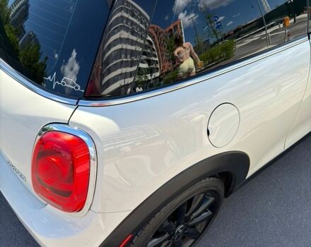 Білий Міні Cooper, об'ємом двигуна 1.5 л та пробігом 165 тис. км за 9990 $, фото 2 на Automoto.ua