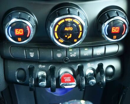 Белый Мини Купер, объемом двигателя 2 л и пробегом 72 тыс. км за 6200 $, фото 11 на Automoto.ua