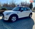 Белый Мини Купер, объемом двигателя 1.5 л и пробегом 158 тыс. км за 9000 $, фото 1 на Automoto.ua