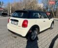 Білий Міні Cooper, об'ємом двигуна 1.5 л та пробігом 158 тис. км за 9800 $, фото 5 на Automoto.ua