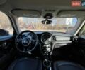 Білий Міні Cooper, об'ємом двигуна 1.5 л та пробігом 158 тис. км за 9800 $, фото 11 на Automoto.ua
