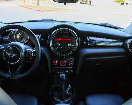 Белый Мини Купер, объемом двигателя 2 л и пробегом 72 тыс. км за 6200 $, фото 9 на Automoto.ua