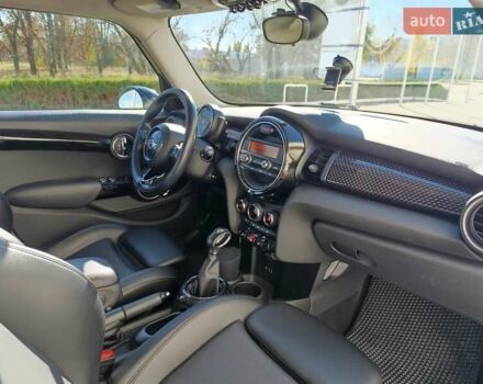 Белый Мини Купер, объемом двигателя 2 л и пробегом 110 тыс. км за 14500 $, фото 13 на Automoto.ua